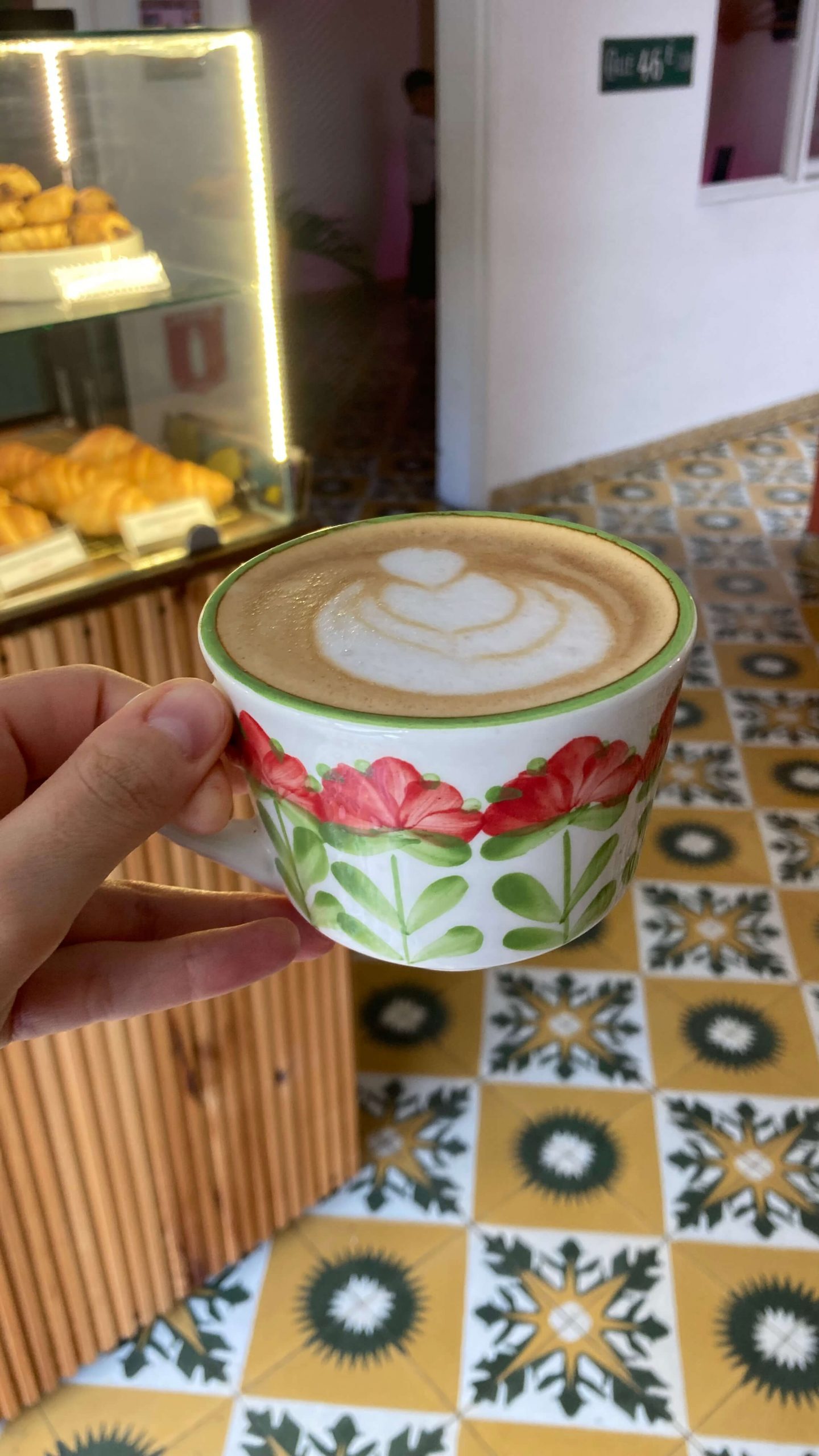 Café con maquina expresso o con V60 hecho en Tartinorium Envigado