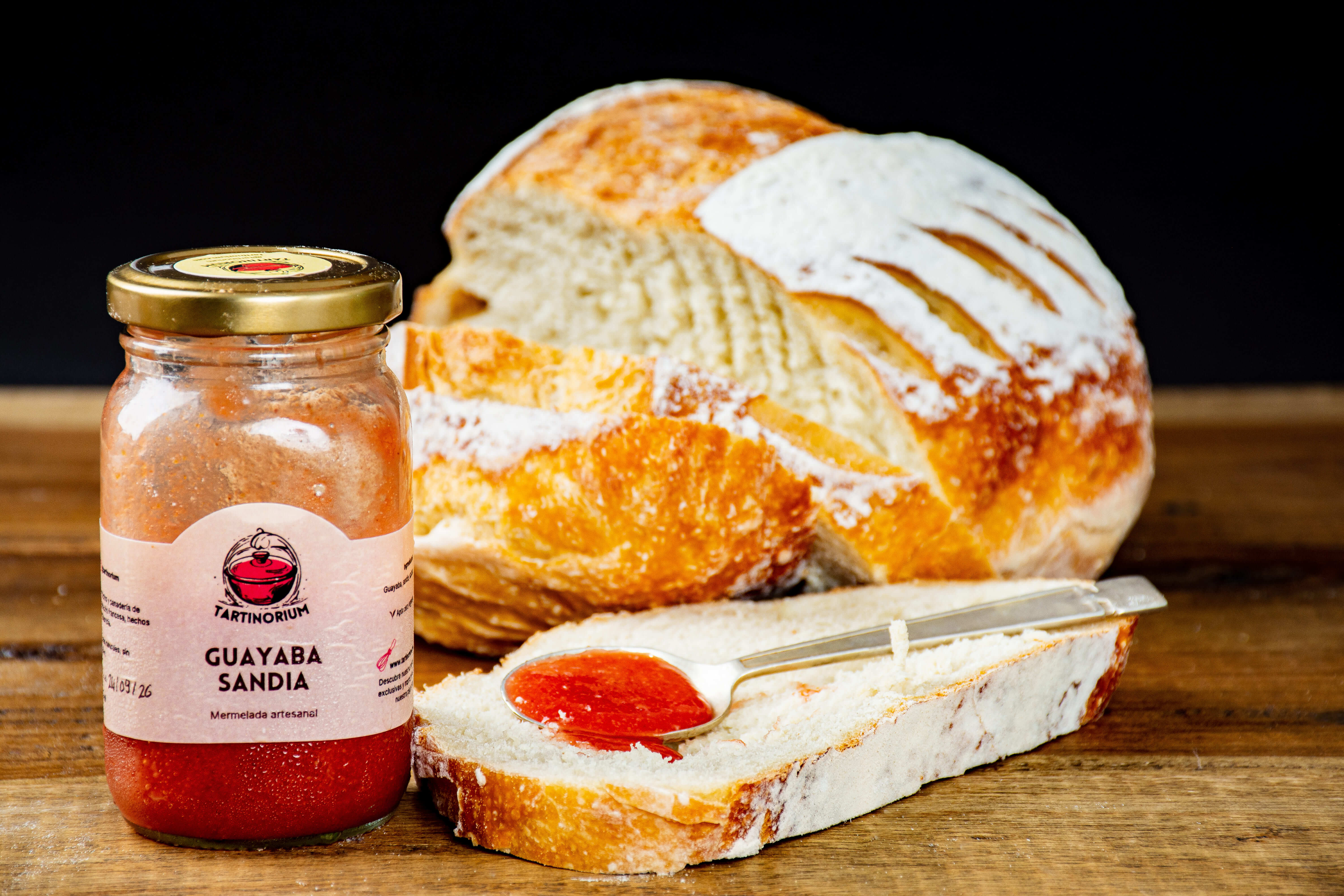 En Tartinorium se preparan productos de panaderia y conservas